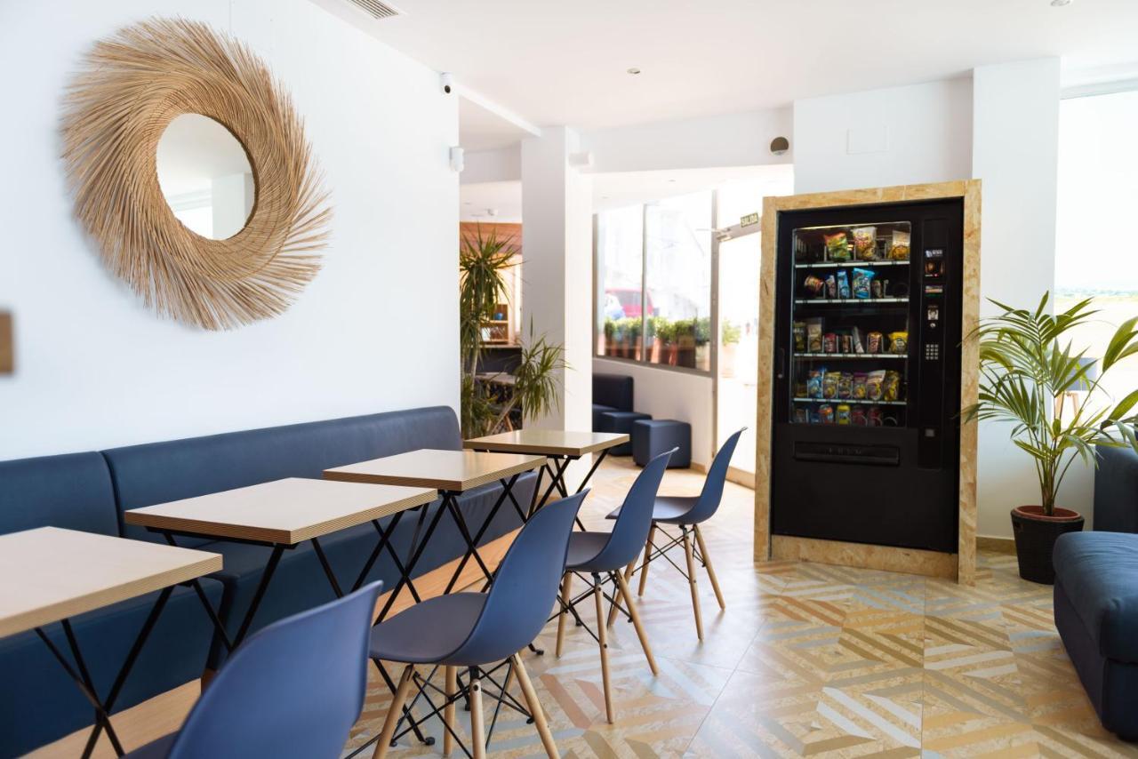 Take Surf Hostel Conil Conil De La Frontera Εξωτερικό φωτογραφία